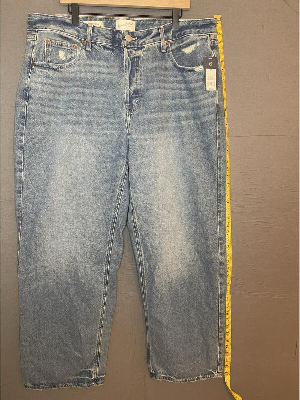 Universal Thread 90s wide leg Jeans Women Size 17 Mid-Rise Button Fly Light Wash